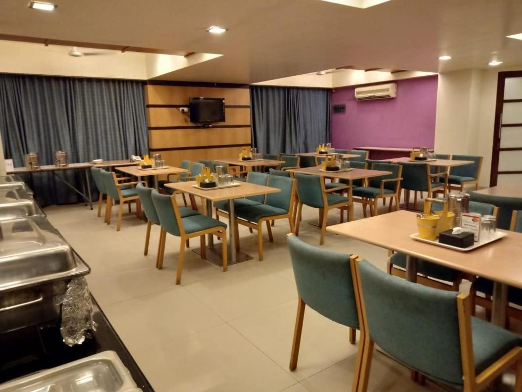 Treebo Trend Hotel Basera Πούνε Εξωτερικό φωτογραφία